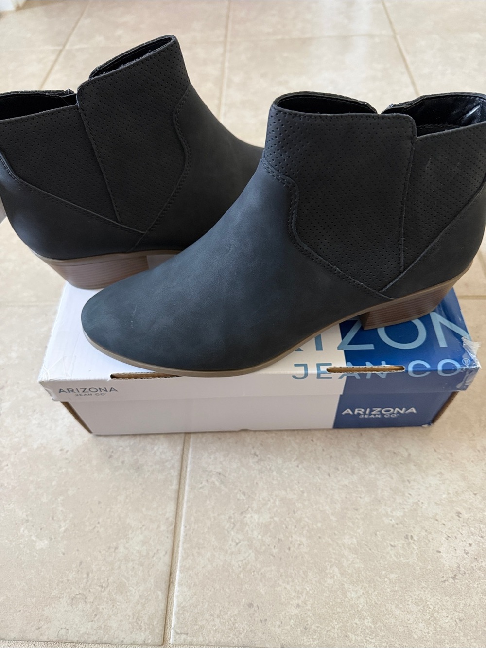 Arizona Jean Company Black Women's Ankle Booties